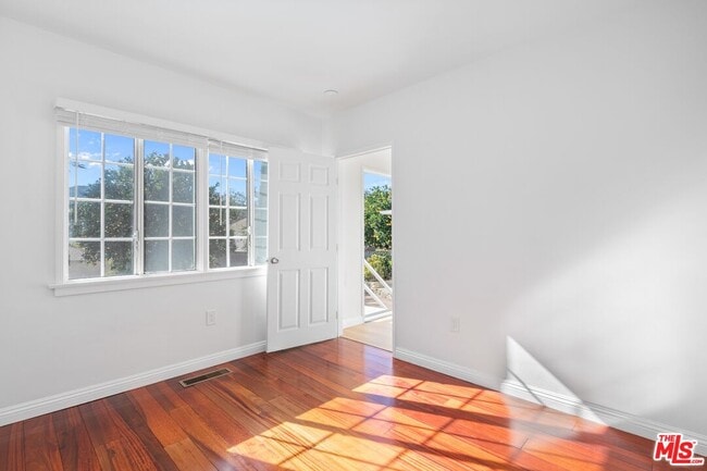 Building Photo - 3340 Alabama St