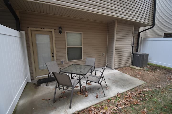 Building Photo - 281 Turtle Creek Dr