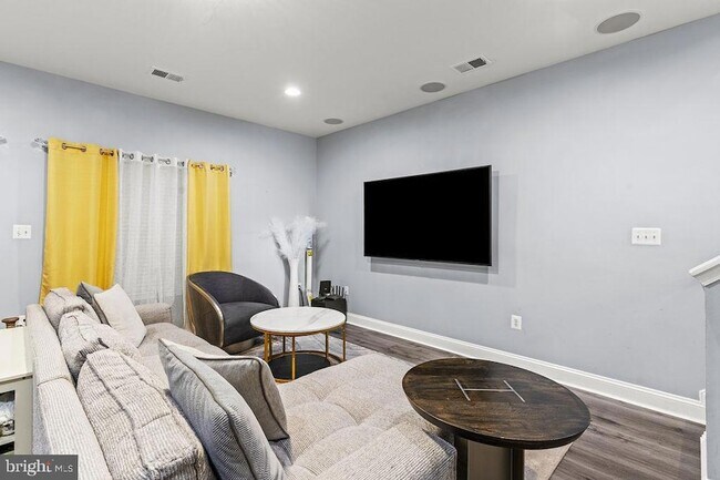 Building Photo - 2651 Glenriver Way