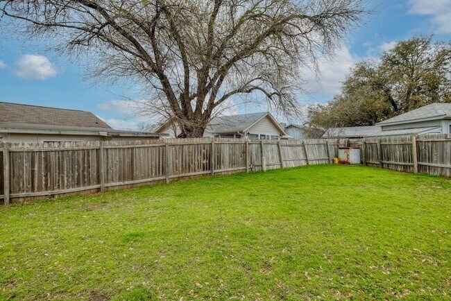 Building Photo - 6502 Bridgewater Cove