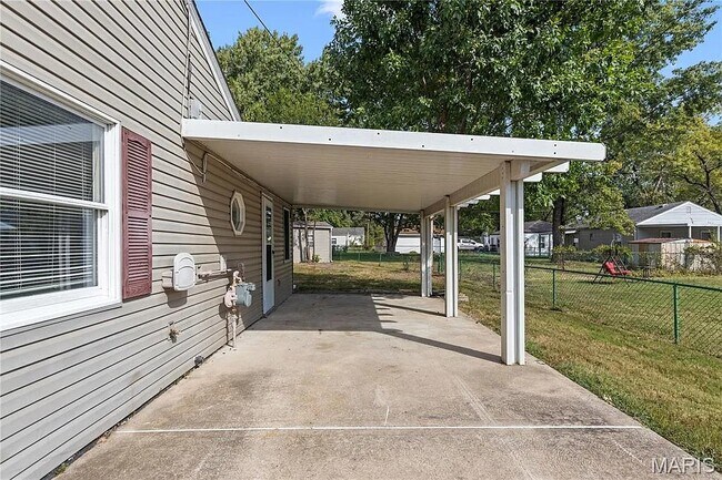 Building Photo - 43 St Celeste Dr
