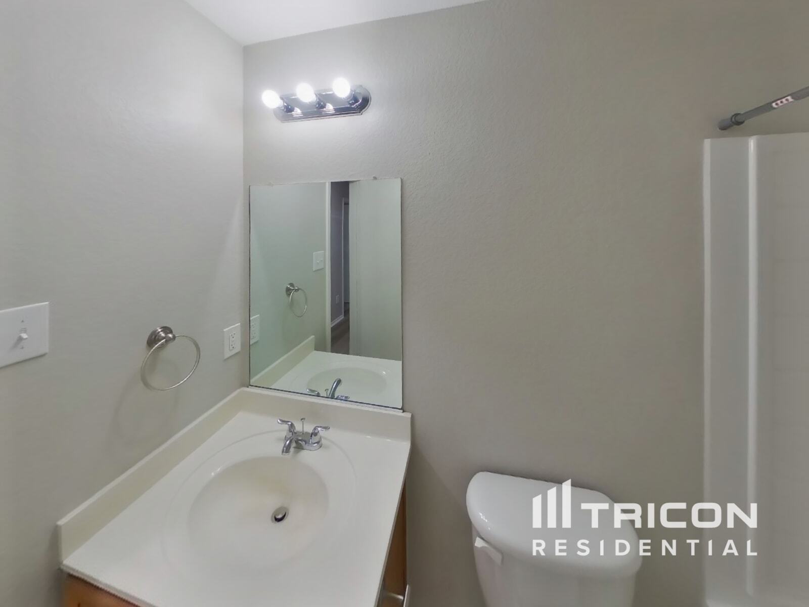 Building Photo - 439 Eisenhower Ln