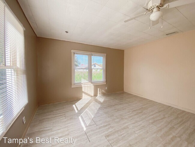 Building Photo - 2 br, 1 bath House - 830 N Combee Rd