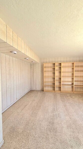 Building Photo - 6480 Havenside Dr