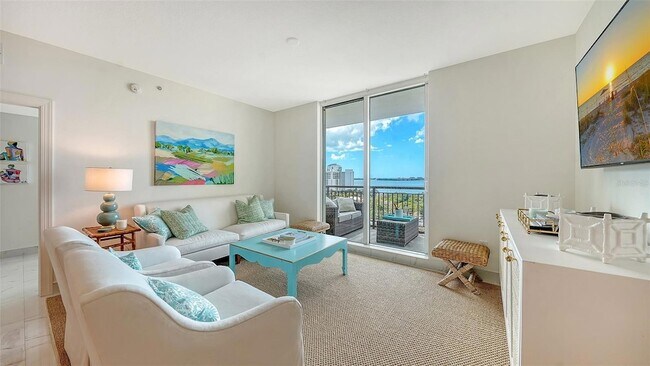 Building Photo - 800 N Tamiami Trl