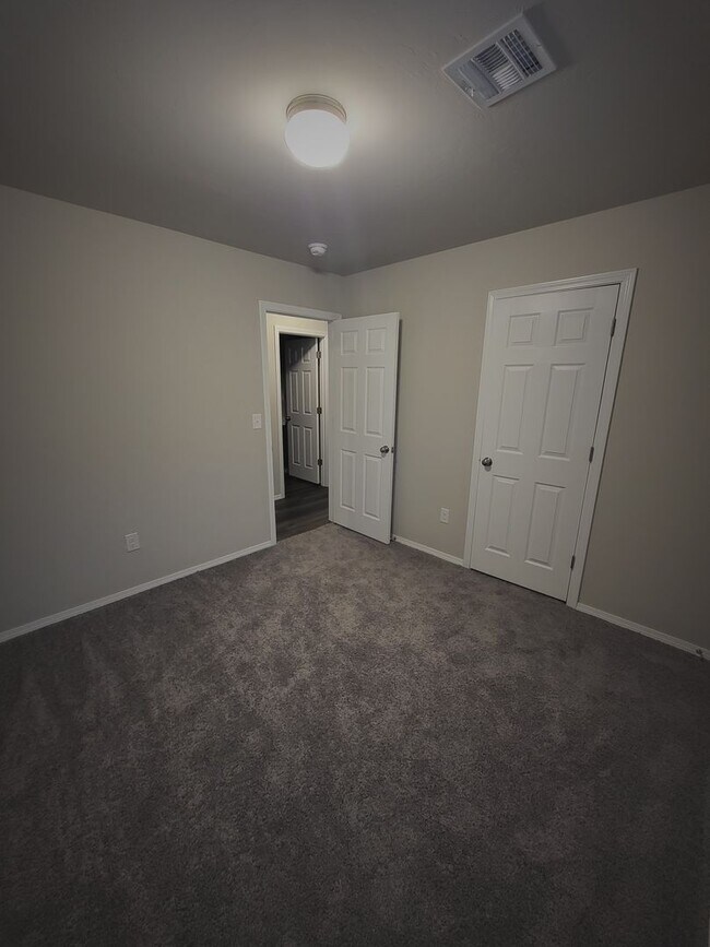 Building Photo - ?Home in the Edmond Area! ?