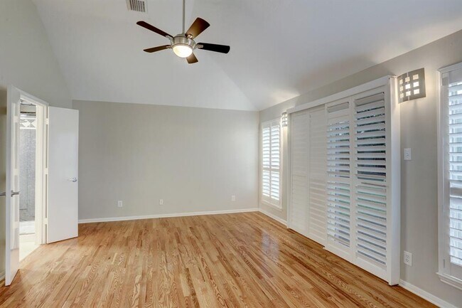 Building Photo - 1117 Carriage Ct