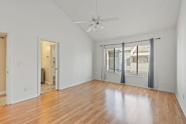 Building Photo - Your New Home Awaits