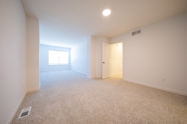 Building Photo - 5147 Long Pointe Pass