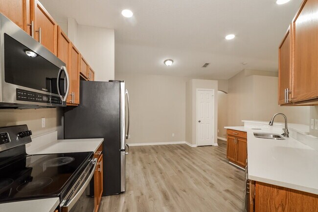 Building Photo - 803 Shore Breeze Way