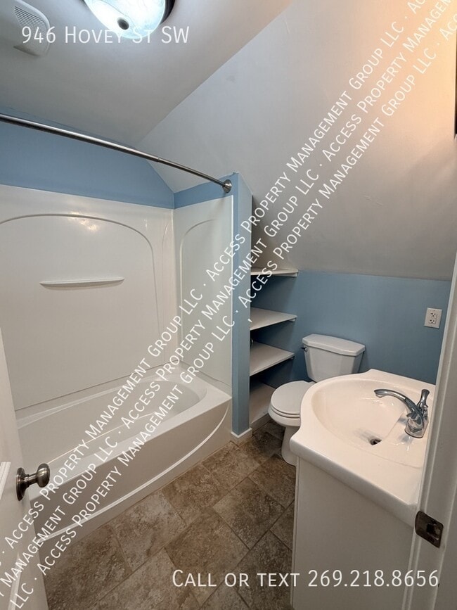 Building Photo - 946 Hovey St SW