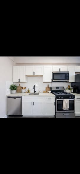 Building Photo - 5616 Pershing Ave