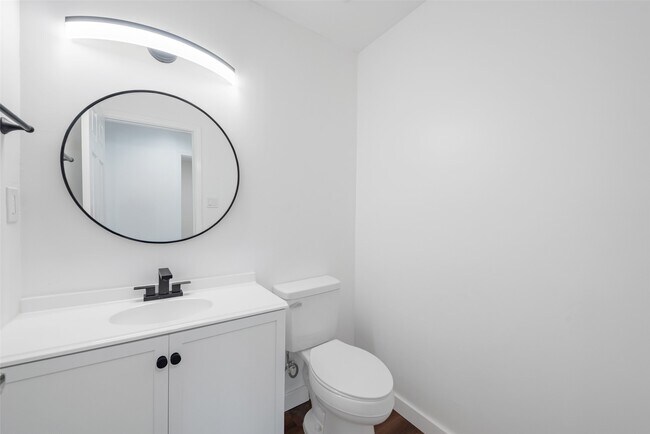 Building Photo - 11703 N Perry Ave