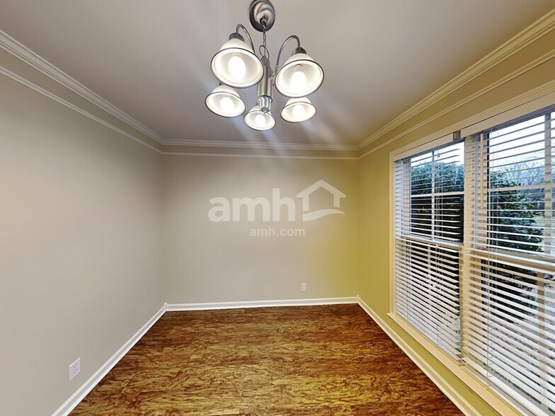 Building Photo - 4012 Wellington Ct