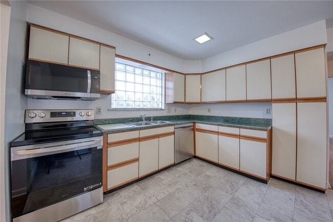 Building Photo - 5523 Rippey Pl