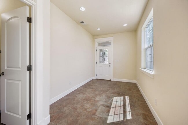 Building Photo - 1512-1514 Hartell Street - 1514 Hartell