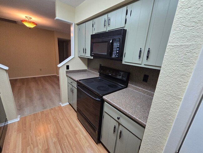 Building Photo - 5669 Birchmont Dr