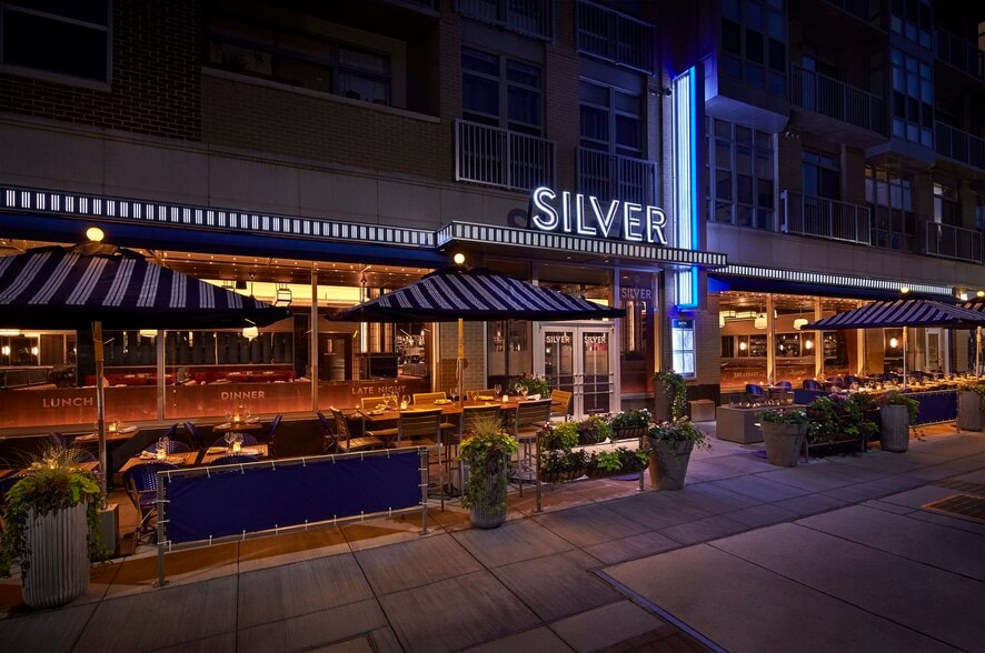 Silver Diner - 3601 Wisconsin Ave NW
