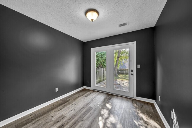 Building Photo - 1201 Red Stone Dr