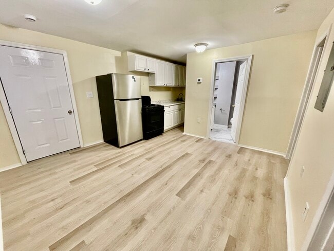 Building Photo - 92 W Main St