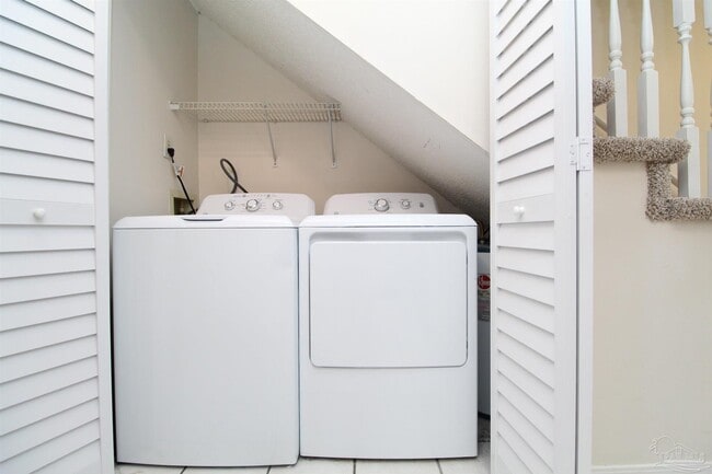 Building Photo - 10150 Vixen Pl