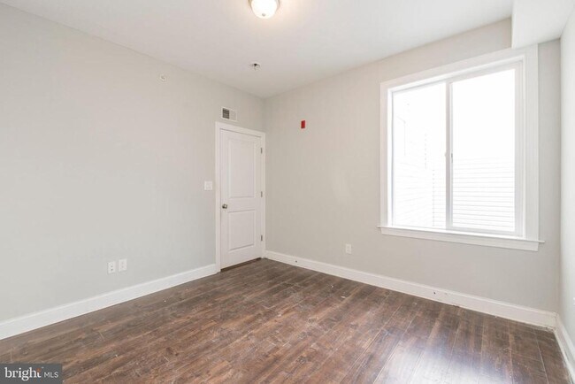 Building Photo - 1222 N 7th St