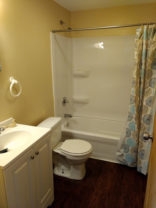 Building Photo - 1560 5th Ave SE