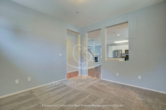 Building Photo - Stunning 3 bedroom 3 bathroom Lincoln Cros...