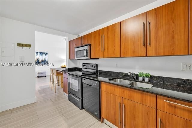 Building Photo - 3001 S Ocean Dr