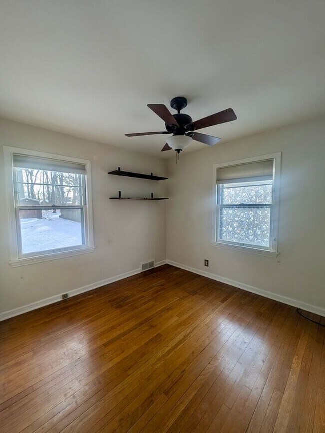 Building Photo - Charming Cape Cod Style Home