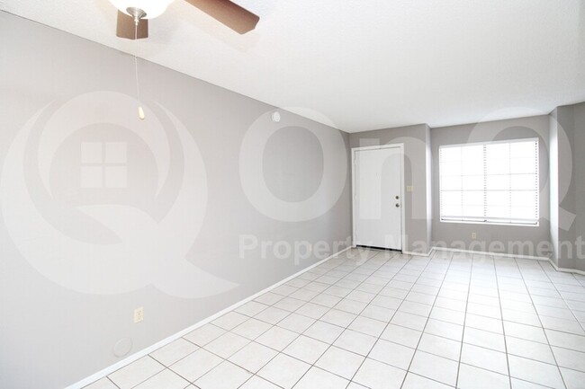 Building Photo - 548 S Wilson St