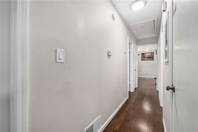 Building Photo - 4317 Brookside Dr