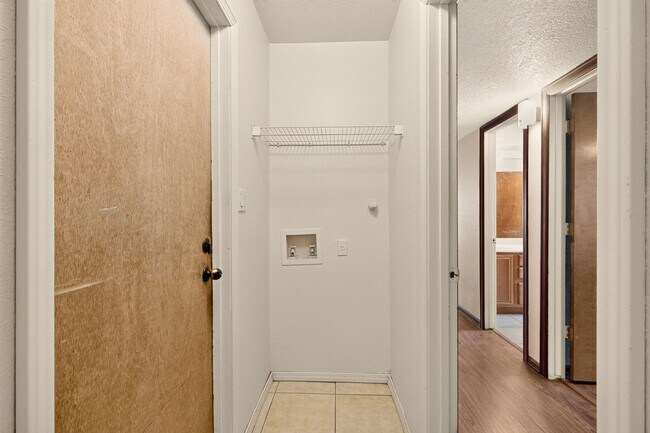 Building Photo - 7817 Sunrose Dr NW