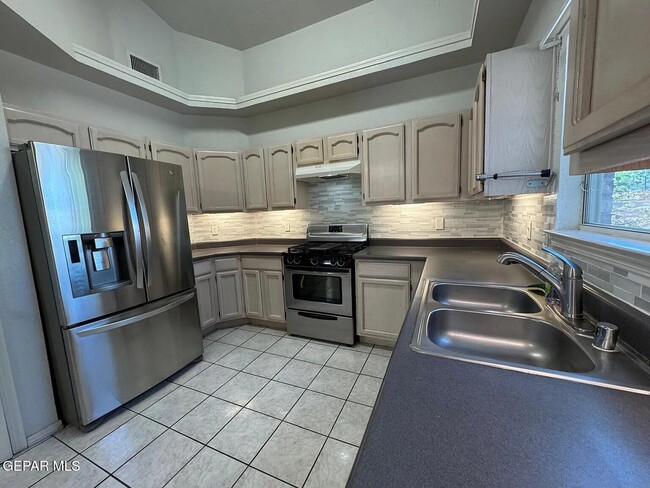 Building Photo - 12353 Tierra Bella Dr