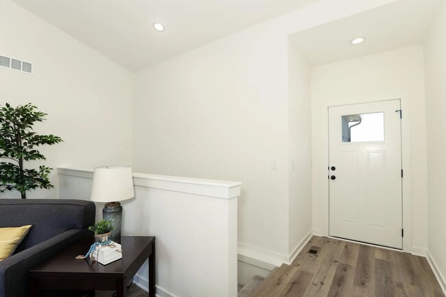 Building Photo - 5314-5316 Pinecrest