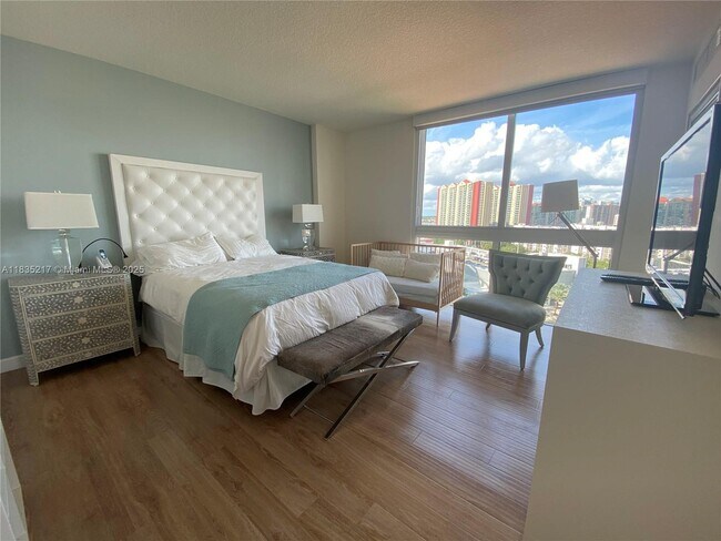 Building Photo - 150 Sunny Isles Blvd