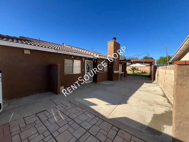 Building Photo - 3 Bedroom Single Story Home For Rent in La...