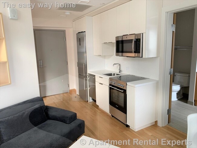 Building Photo - 115 Mt Auburn St