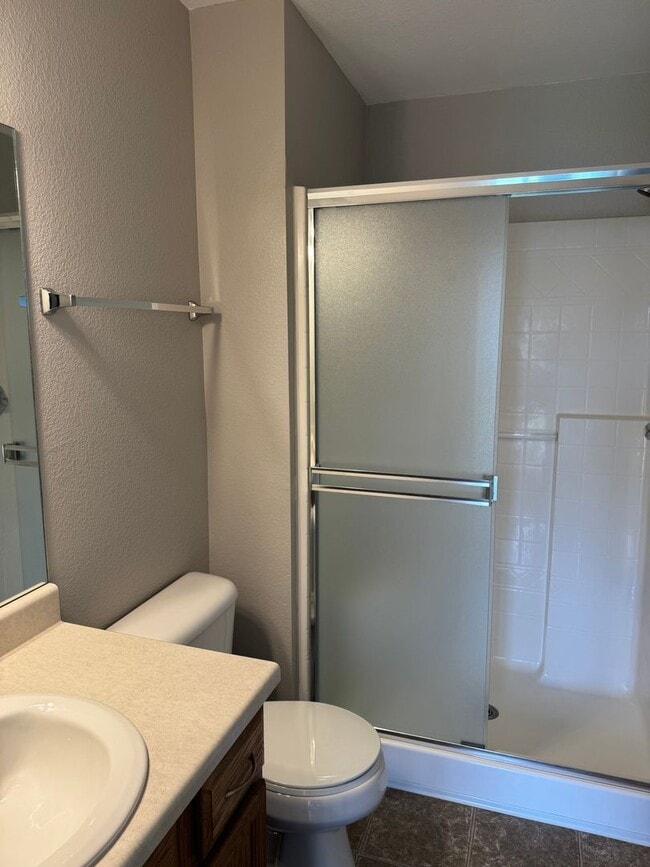 Building Photo - ALL PROSPECTIVE TENANTS MUST SUBMIT A $58 ...