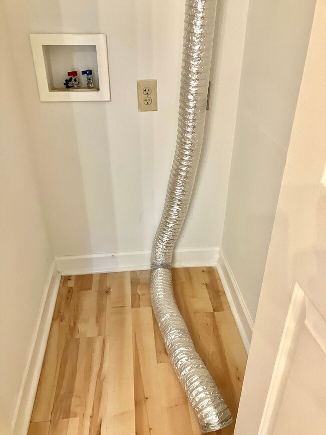 Building Photo - Holiday PRICE DROP! Corner lot townhome near Percy Priest Lake