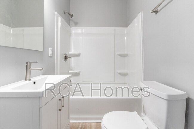 Building Photo - 1115 N Oxford St