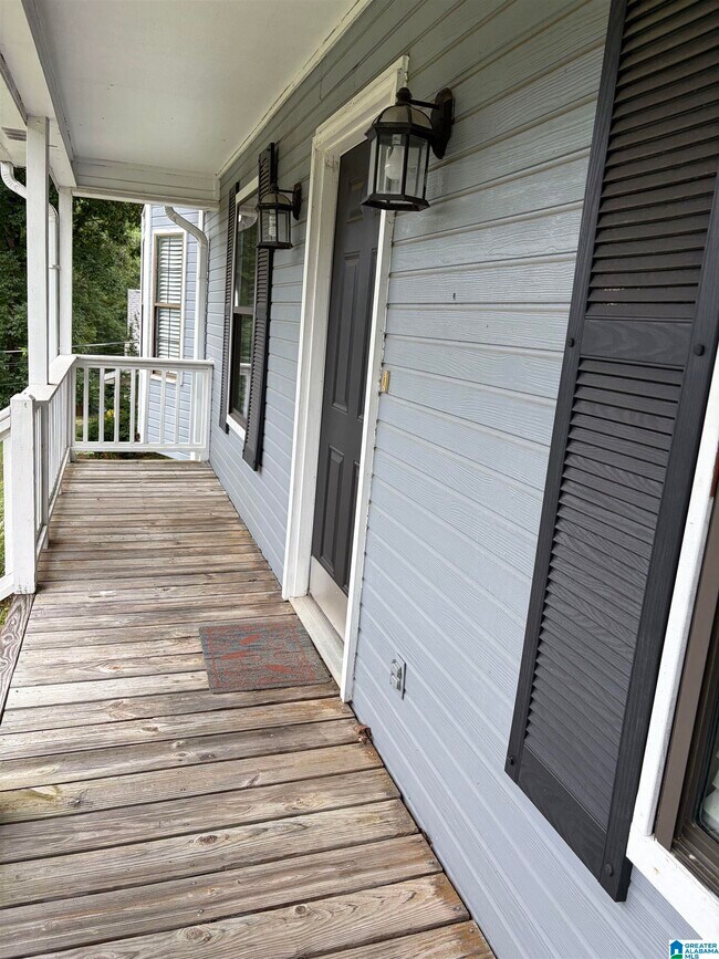 Building Photo - 6877 Briarwood Dr