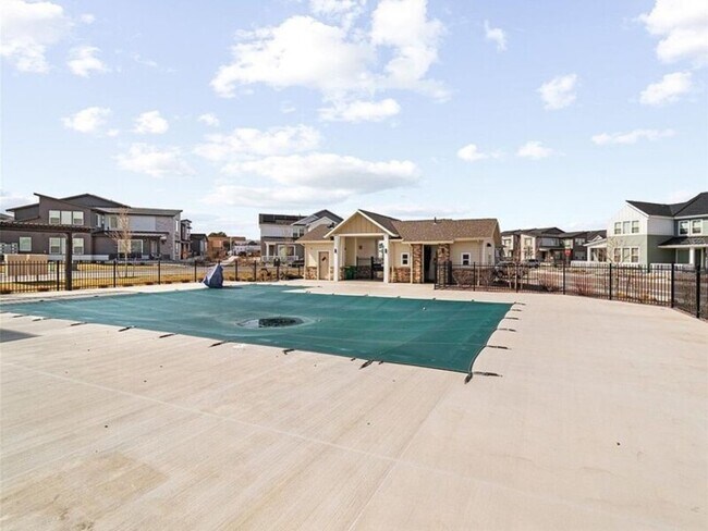 Building Photo - 2037 S Vance Wy