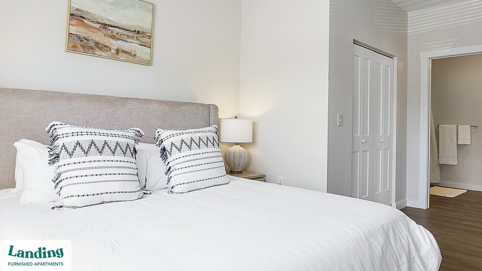 Building Photo - 9906 Runway Dr