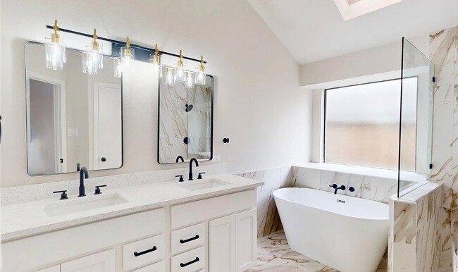 Building Photo - 6916 Moccasin Dr