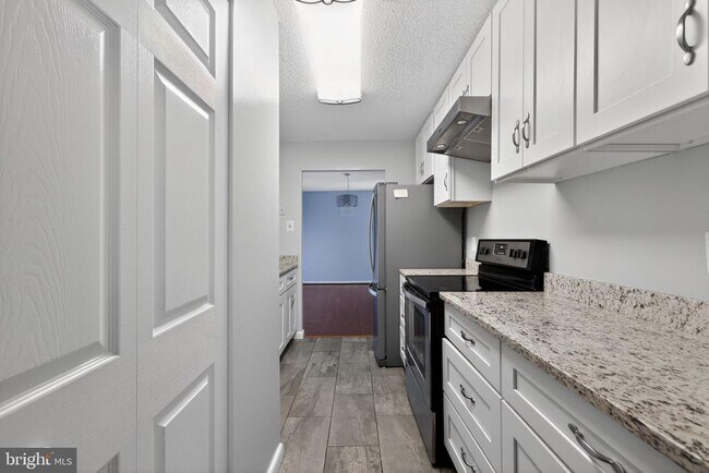 Building Photo - 200 N Pickett St