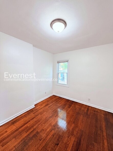 Building Photo - 10620 McKinney St