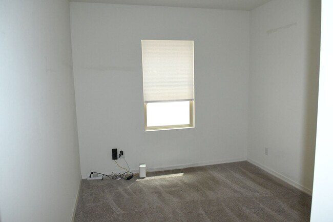 Building Photo - One Year Old 5 Br+Loft 3 Ba 2 Car Garage Home Near Loop 202 and Elliot in Phoenix