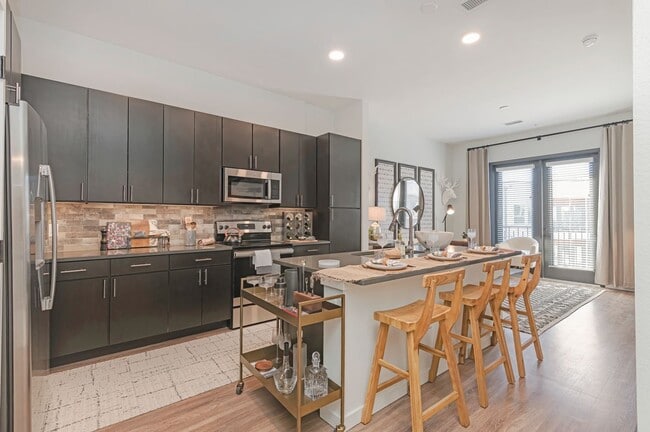 Building Photo - Bridges at Flatiron