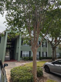 Building Photo - 3 Bedrooms 2 baths Immaculate condominium ...